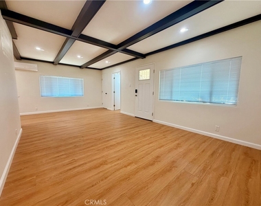 1434 E Sandison - Photo Thumbnail 3