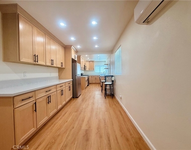 1434 E Sandison - Photo Thumbnail 11