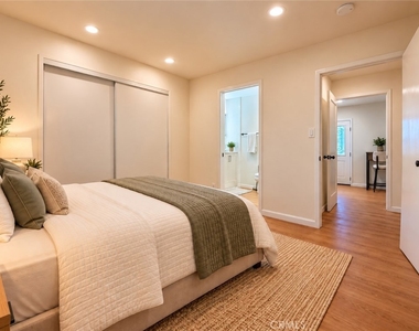 1434 E Sandison - Photo Thumbnail 24
