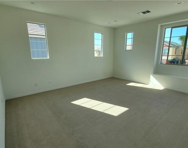 16159 Grassland - Photo Thumbnail 17