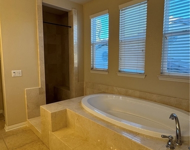 20411 Chianti Court - Photo Thumbnail 15