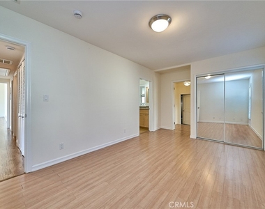 30933 Rue Valois - Photo Thumbnail 15