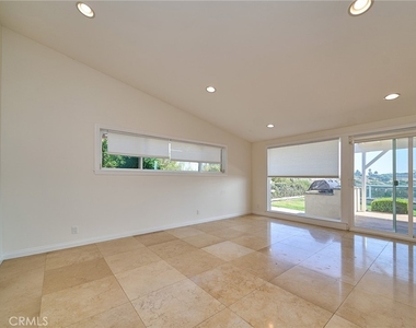 30933 Rue Valois - Photo Thumbnail 10