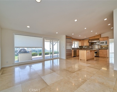 30933 Rue Valois - Photo Thumbnail 11
