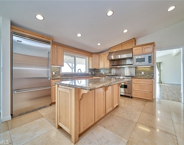 30933 Rue Valois - Photo Thumbnail 9