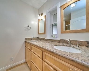 30933 Rue Valois - Photo Thumbnail 17
