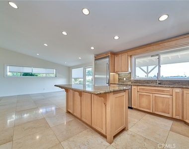 30933 Rue Valois - Photo Thumbnail 7