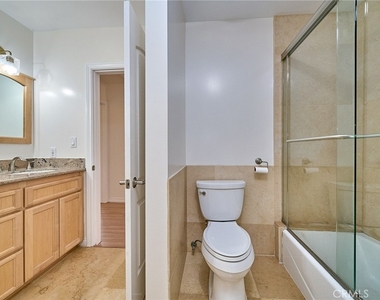 30933 Rue Valois - Photo Thumbnail 16