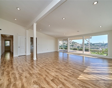 30933 Rue Valois - Photo Thumbnail 6