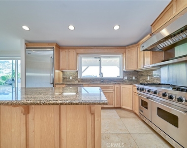 30933 Rue Valois - Photo Thumbnail 8