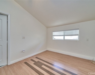 30933 Rue Valois - Photo Thumbnail 20