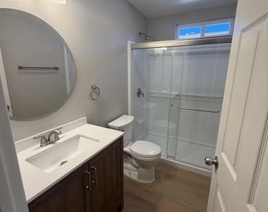 1383 Wystone Drive - Photo Thumbnail 11