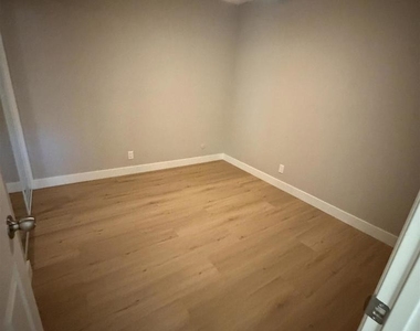 1383 Wystone Drive - Photo Thumbnail 14