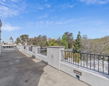 533 E Union Street - Photo Thumbnail 14
