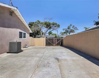 2528 Bowdoin Place - Photo Thumbnail 29