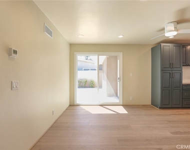 2528 Bowdoin Place - Photo Thumbnail 10