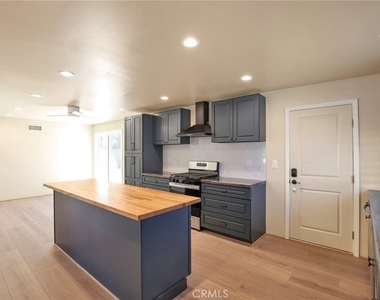 2528 Bowdoin Place - Photo Thumbnail 13