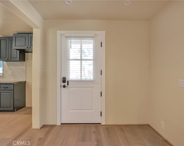 2528 Bowdoin Place - Photo Thumbnail 5