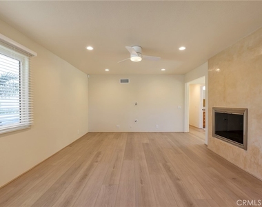 2528 Bowdoin Place - Photo Thumbnail 8