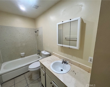 737 E 5th - Photo Thumbnail 5