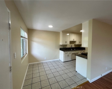 737 E 5th - Photo Thumbnail 10