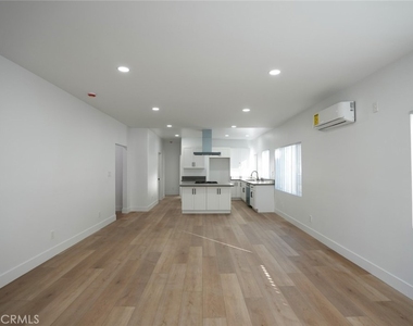 3627 E 4th - Photo Thumbnail 7