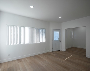 3627 E 4th - Photo Thumbnail 9