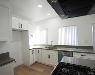 3627 E 4th - Photo Thumbnail 4