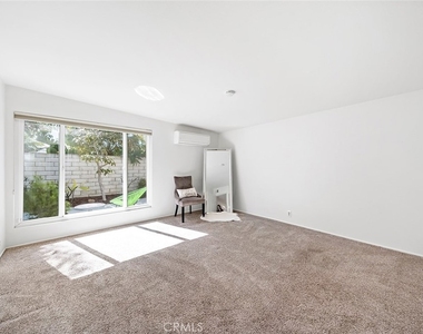 9102 Warfield - Photo Thumbnail 19