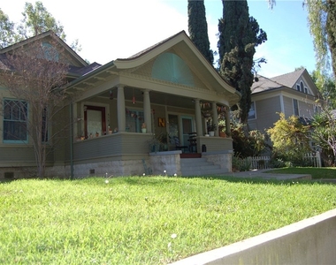 4162 Chestnut Street - Photo Thumbnail 2