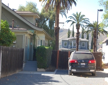 4162 Chestnut Street - Photo Thumbnail 9