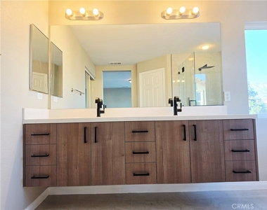 1068 Nighthawk Place - Photo Thumbnail 12