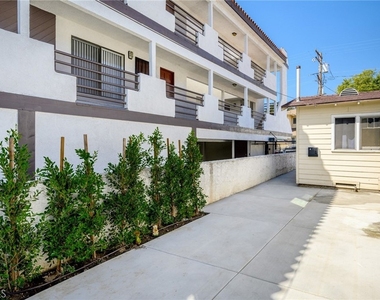 1025 Linden Avenue - Photo Thumbnail 16
