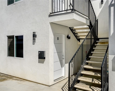 1025 Linden Avenue - Photo Thumbnail 1
