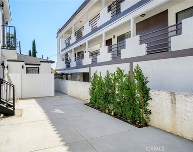 1025 Linden Avenue - Photo Thumbnail 17