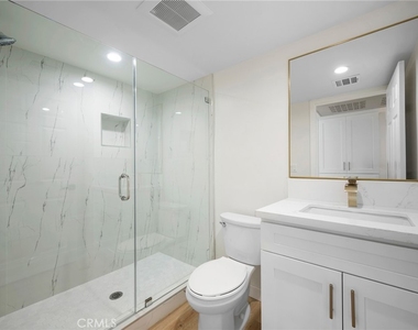 1025 Linden Avenue - Photo Thumbnail 14