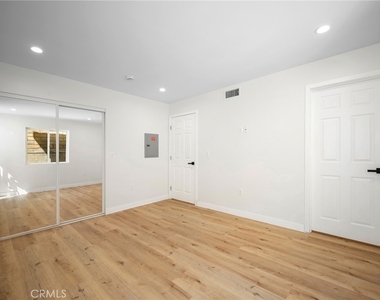 1025 Linden Avenue - Photo Thumbnail 10