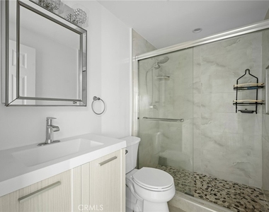 1020 Olmsted - Photo Thumbnail 12