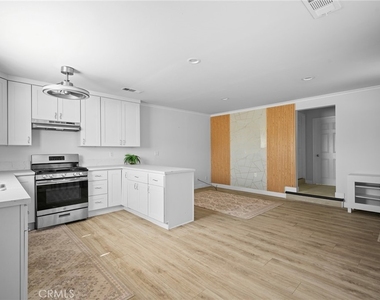 1020 Olmsted - Photo Thumbnail 9