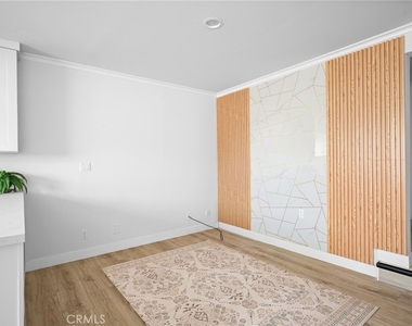 1020 Olmsted - Photo Thumbnail 5