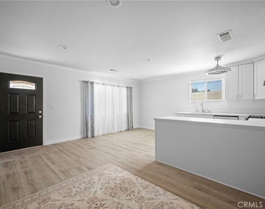 1020 Olmsted - Photo Thumbnail 4