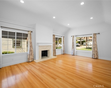 1020 Olmsted - Photo Thumbnail 5