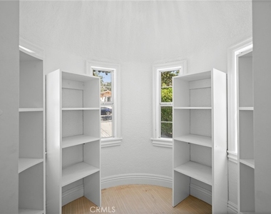 1020 Olmsted - Photo Thumbnail 9
