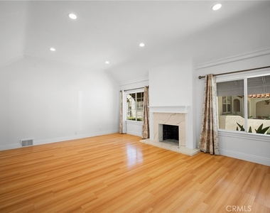 1020 Olmsted - Photo Thumbnail 4