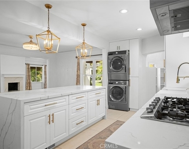 1020 Olmsted - Photo Thumbnail 7