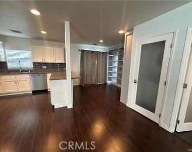 8801 Cattaraugus - Photo Thumbnail 4