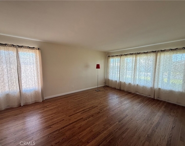 9247 Blackley - Photo Thumbnail 2