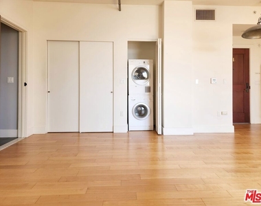 460 S Spring Street - Photo Thumbnail 17