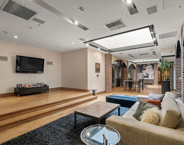 460 S Spring Street - Photo Thumbnail 29
