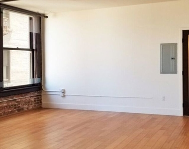 460 S Spring Street - Photo Thumbnail 14
